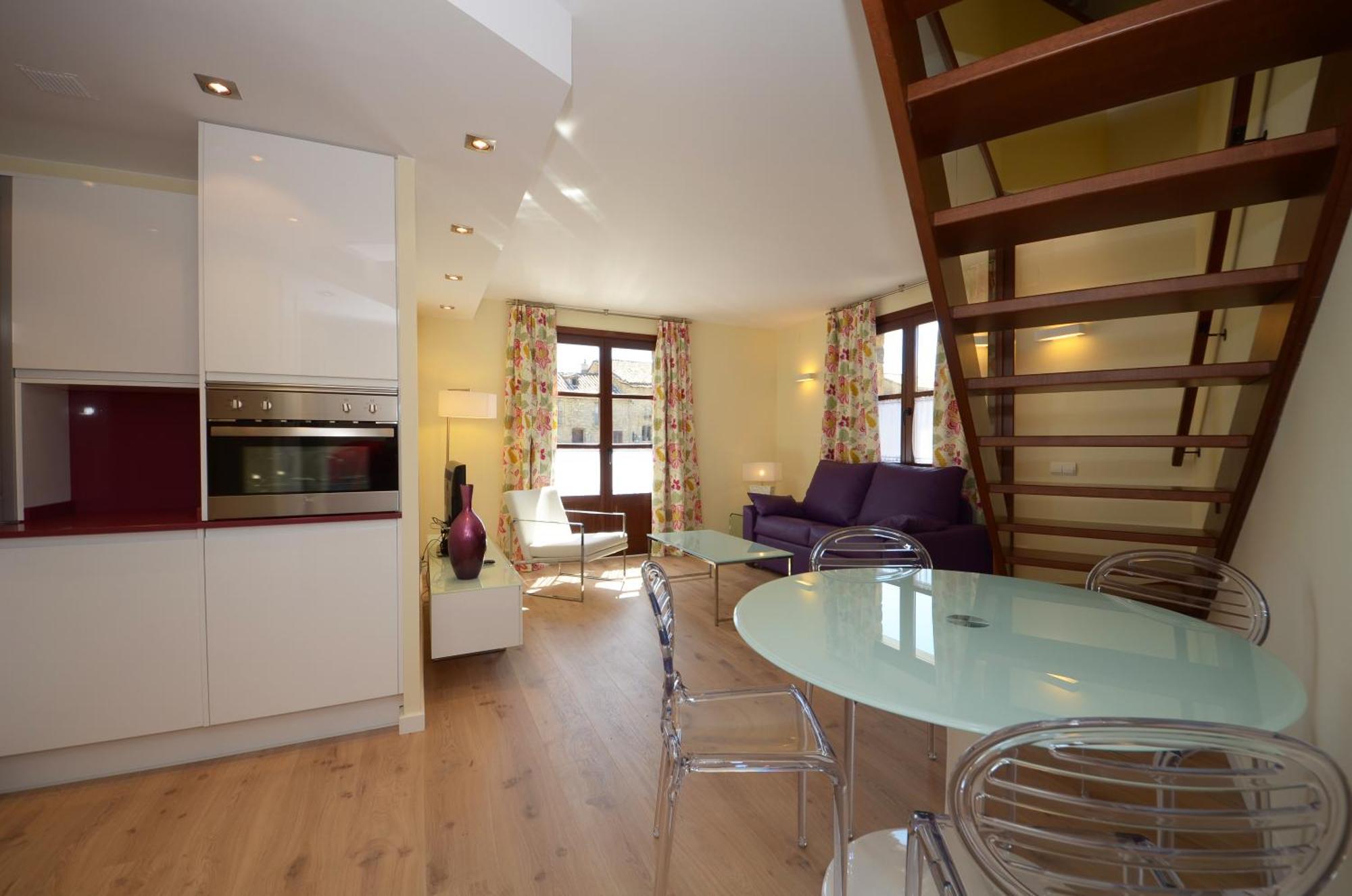 Apartamentos El Palacete De อาอินซา ภายนอก รูปภาพ