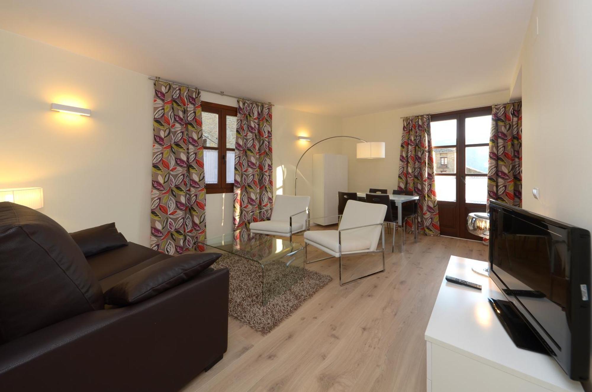 Apartamentos El Palacete De อาอินซา ภายนอก รูปภาพ