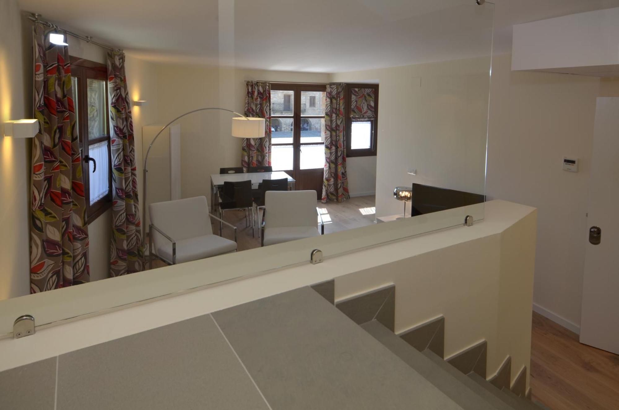 Apartamentos El Palacete De อาอินซา ภายนอก รูปภาพ