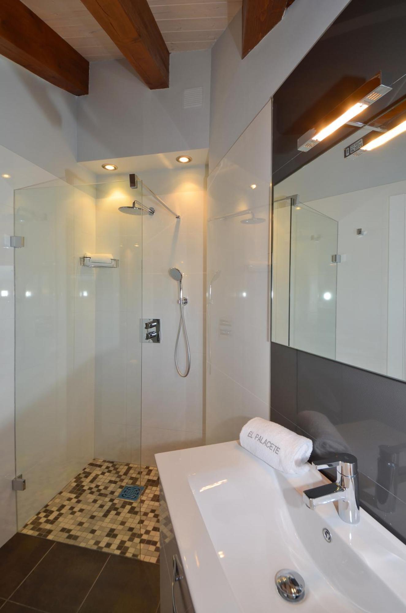 Apartamentos El Palacete De อาอินซา ภายนอก รูปภาพ